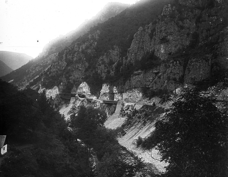 az erdélyi bányavasút hídjai Kaszabánya közelében.