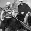 a Nemzet szerkesztői közül balra Gajáry Ödön, jobbra Visi Imre. A felvétel 1880-ban készült.