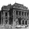 Andrássy út, a Magyar Állami Operaház épülete (Ybl Miklós, 1884.). A felvétel 1890 körül készült.