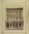 Király utca 110. Bérház. A felvétel 1880-1890 között készült. A kép forrását kérjük így adja meg: Fortepan / Budapest Főváros Levéltára. Levéltári jelzet: HU.BFL.XV.19.d.1.05.120