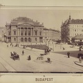 Blaha Lujza tér (ekkor a Népszínház utca és a Rákóczi út találkozása), a Népszínház (a későbbi Nemzeti Színház) épülete. A felvétel 1893-ban készült. A kép forrását kérjük így adja meg: Fortepan / Budapest Főváros Levéltára. Levéltári jelzet: HU.BFL.