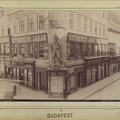 "Nagy Kristóf-ház és szobor. A felvétel 1890 után készült." A kép forrását kérjük így adja meg: Fortepan / Budapest Főváros Levéltára. Levéltári jelzet: HU.BFL.XV.19.d.1.07.053