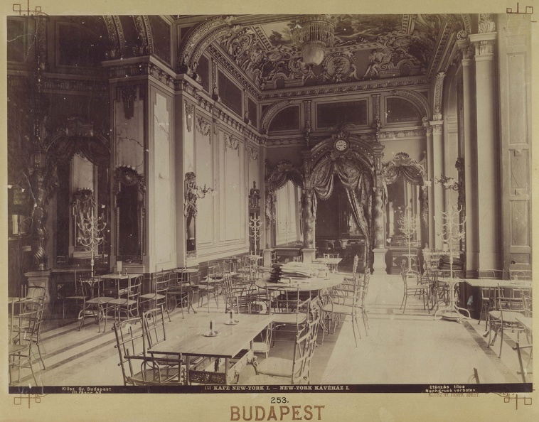"New York kávéház belső fotója (New York-palota). A felvétel 1890 után készült." A kép forrását kérjük így adja meg: Fortepan / Budapest Főváros Levéltára. Levéltári jelzet: HU.BFL.XV.19.d.1.08.059