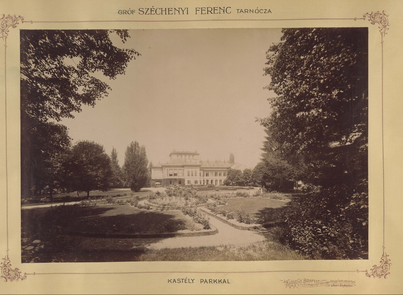 Somogytarnóca (ekkor önálló, ma a város része), a Széchenyi-kastély és parkja. A felvétel 1895-1899 között készült. A kép forrását kérjük így adja meg: Fortepan / Budapest Főváros Levéltára. Levéltári jelzet: HU.BFL.XV.19.d.1.11.056