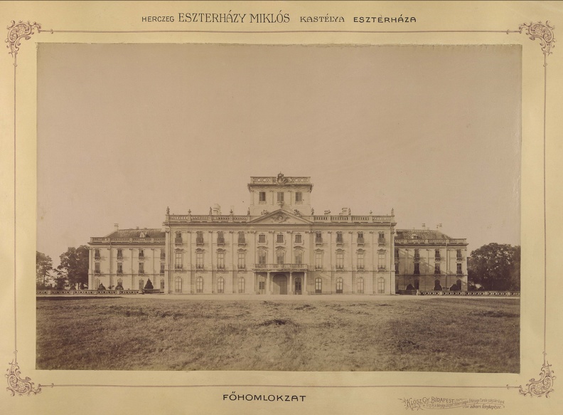 (Eszterháza), Esterházy-kastély. A felvétel 1895-1899 között készült. A kép forrását kérjük így adja meg: Fortepan / Budapest Főváros Levéltára. Levéltári jelzet: HU.BFL.XV.19.d.1.12.008