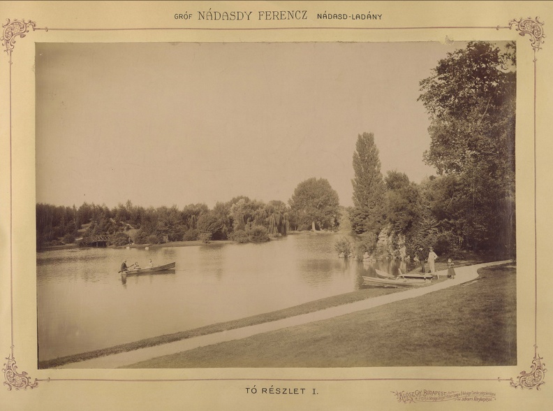 "A nádasladányi Nádasdy-kastély tó részlete. A felvétel 1895-1899 között készült." A kép forrását kérjük így adja meg: Fortepan / Budapest Főváros Levéltára. Levéltári jelzet: HU.BFL.XV.19.d.1.12.024
