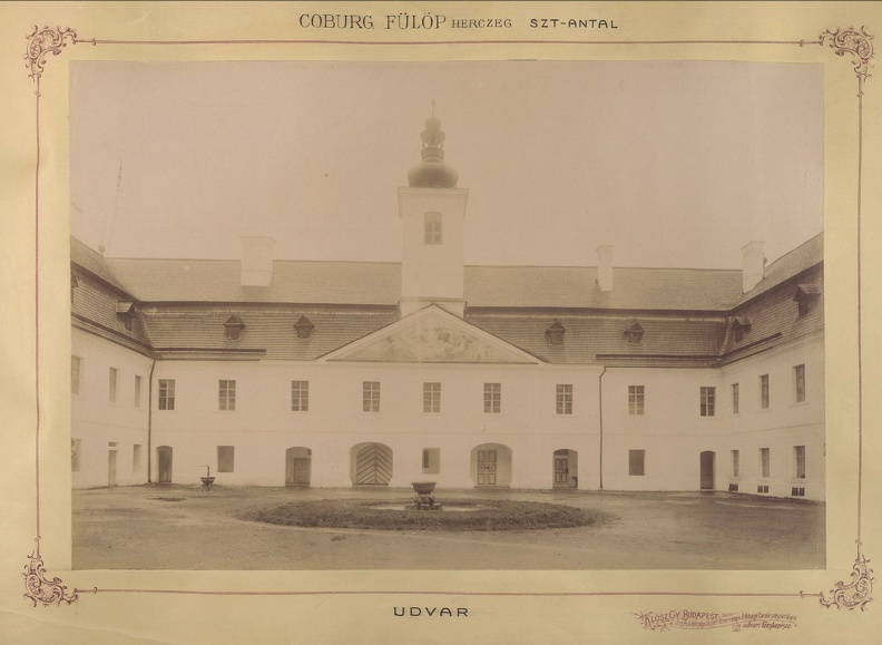 "Coburg Fülöp herceg szentantali kastélya. A felvétel 1895-1899 között készült." A kép forrását kérjük így adja meg: Fortepan / Budapest Főváros Levéltára. Levéltári jelzet: HU.BFL.XV.19.d.1.12.064
