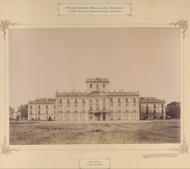 (Eszterháza), Esterházy-kastély. A felvétel 1895-1899 között készült. A kép forrását kérjük így adja meg: Fortepan / Budapest Főváros Levéltára. Levéltári jelzet: HU.BFL.XV.19.d.1.13.014