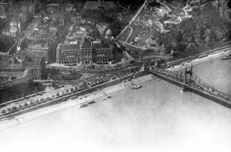 légifotó, Szent Gellért tér és a Szabadság (Ferenc József) híd