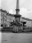 Südtiroler Platz, Vereinigungsbrunnen (1940-ben lebontották).