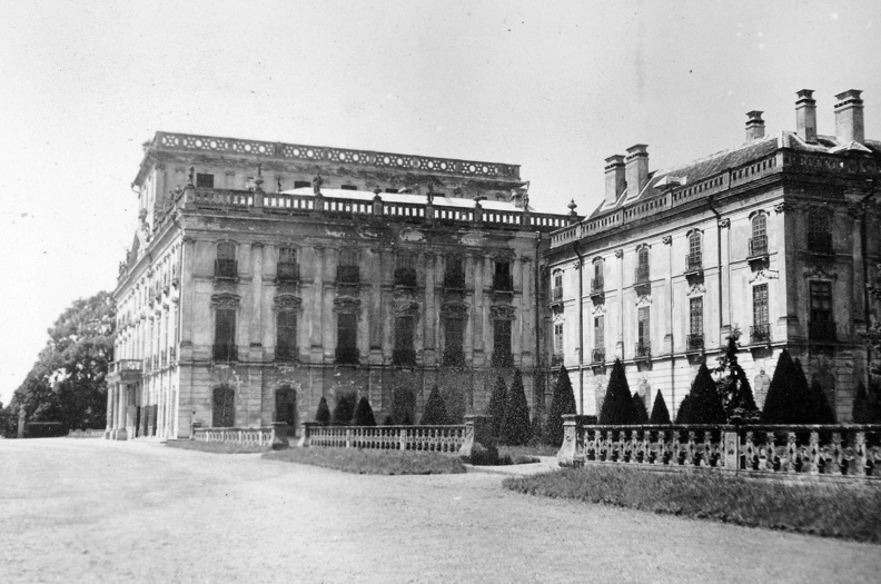 (Eszterháza), Esterházy-kastély.