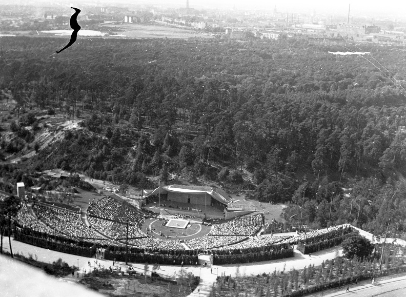 kilátás a Harangtoronyból a Waldbühne-re az 1936. nyári olimpiai játékok alatt.