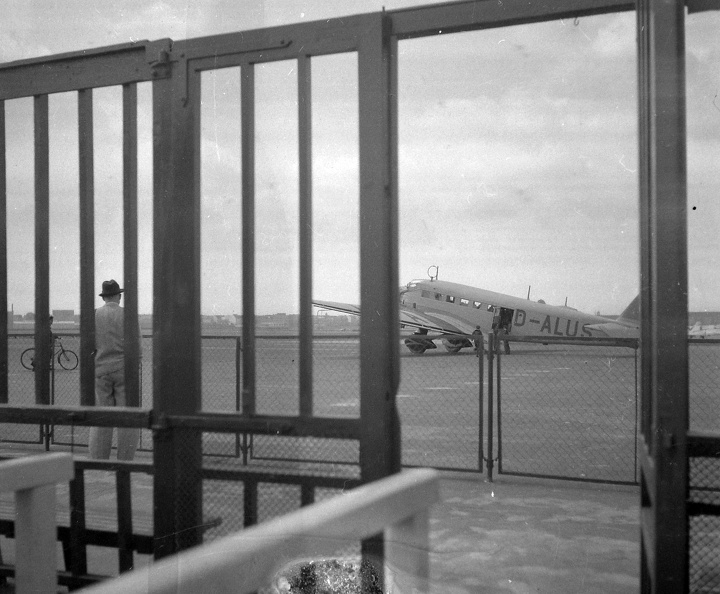 Tempelhof repülőtér, Junkers Ju-52/3mge típusú repülőgép
