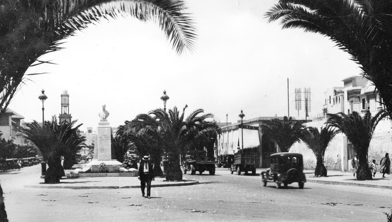 Boulevard Félix Houphouët-Boigny a Rue El Oraibi Jilali torkolatánál.