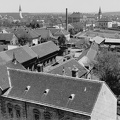 látkép a Zrínyi Ilona Általános Iskola tűztornyából. Távolban balra az evangélikus templom, középen az Illyés gimnázium, jobbra a református templom látszik.