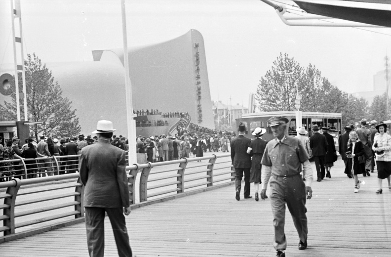 "A holnap világa" világkiállítás 1939., a General Motors "jövőutazó" pavilonkomplexumának a bejárata.