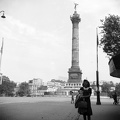Bastille tér Július oszlop a Szabadság szelleme szoborral.