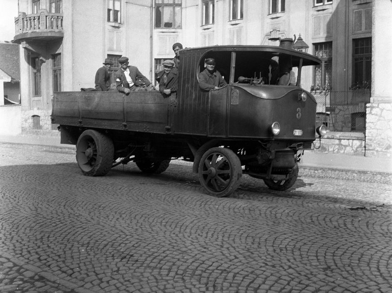ulica Komenského 3., Škoda Sentinel gőzüzemű teherautó.