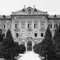 Bajcsy-Zsilinszky utca 4., a mai Nyugat-magyarországi Egyetem központi épülete.