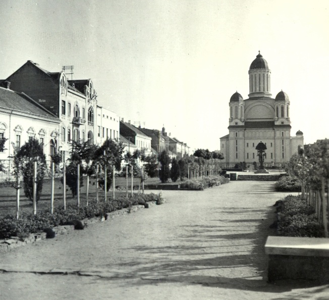 Árpád utca (Bulevardul Vasile Lucaciu), szemben az ortodox székesegyház.