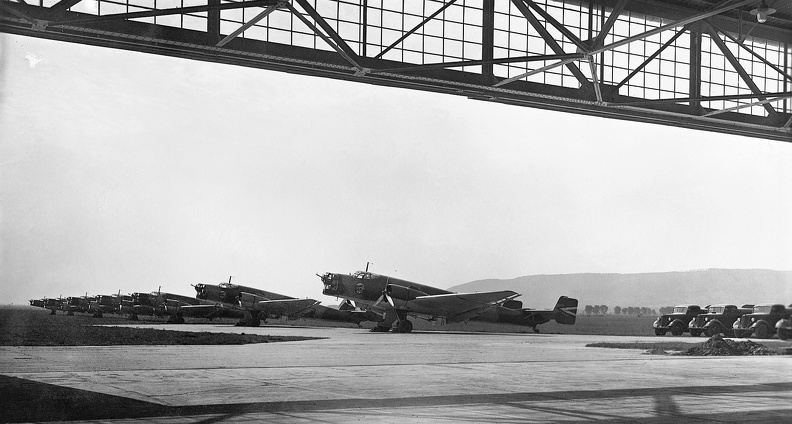 repülőtér, Junkers Ju-86 repülőgépek.