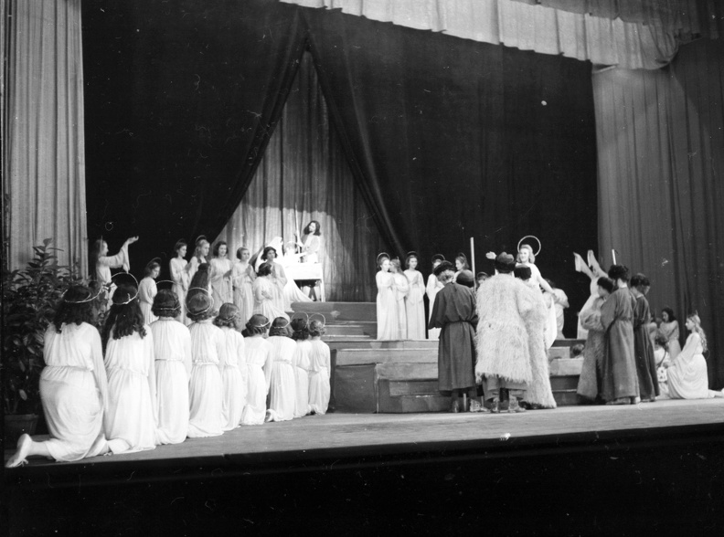a mai Erkel Színház, ekkor Magyar Művelődés Háza. Bangha Béla emlékest 1941. november 22-én.