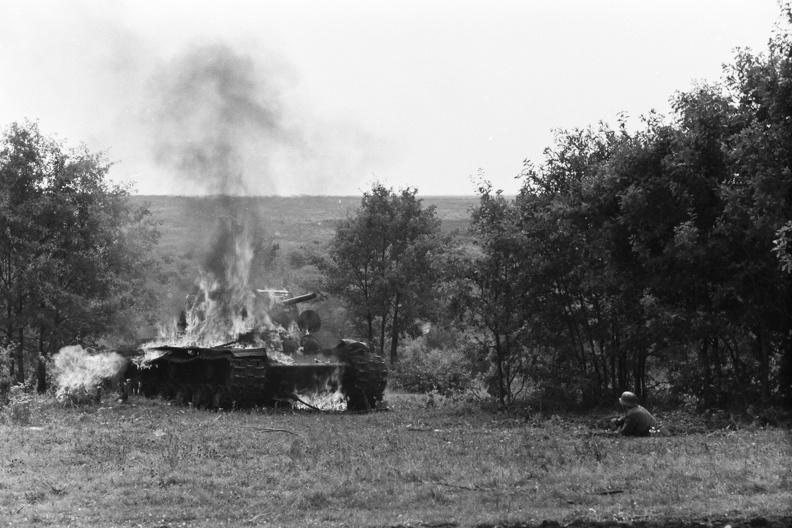 A szovjet hadsereg KV-1 típusú nehéz harckocsija.