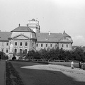 Eszterházy tér, Líceum a Főszékesegyház mellől nézve.