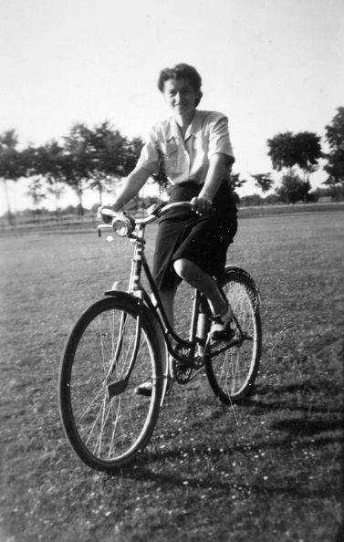Weiss Manfréd gyártmányú Csoda női kerékpár.