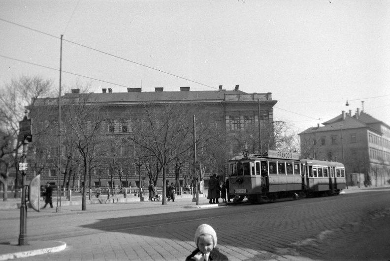 Ludovika (Kun Béla) tér az Üllői útról nézve.