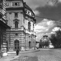 Stefánia, Szegedi Nemzeti Színház, háttérben a régi Kass majd Hungária szálló.