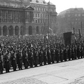 Kossuth Lajos tér, március 15-i ünnepség, háttérben a Földművelésügyi Minisztérium.