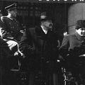 Kossuth Lajos tér, március 15-i ünnepség, díszvendégek a Parlament előtt. Elől ül Veres Péter honvédelmi miniszter és Erdei Ferenc földművelésügyi miniszter.