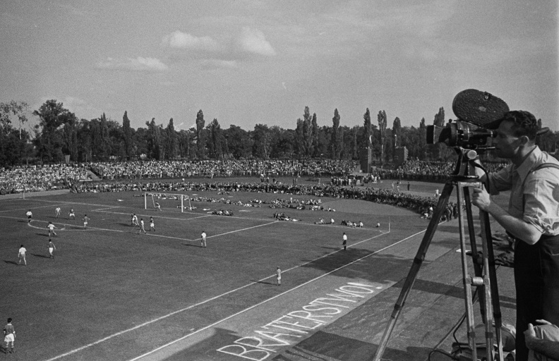 Nagyerdei Stadion, Magyarország - Lengyelország ifjúsági labdarúgó mérkőzés.