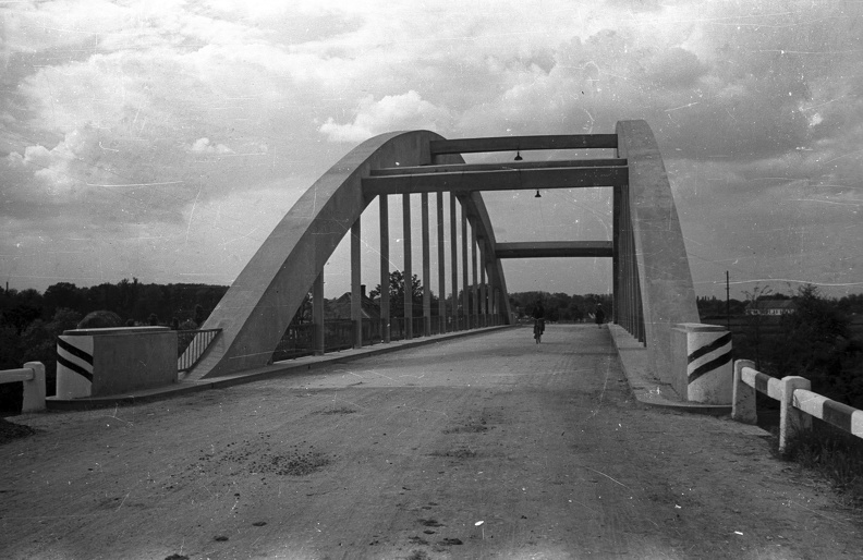 Rába-híd a Rákóczi Ferenc utca felől nézve.