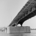 épül az Árpád (Sztálin) híd.