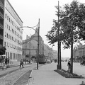 Piac utca, a Kossuth tér felől nézve.
