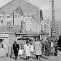 Széna tér, Margit körút (Mártírok útja) - Lövőház utca sarok, balra a Metró építési területe.