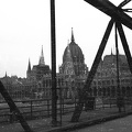 Parlament a Kossuth hídról nézve.