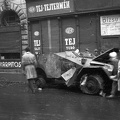 Akácfa utca 3. és 5. Kiégett szovjet BTR-40 páncélautó.