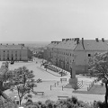 Hunyadi Mátyás (Fő) tér és a Szabadság tér a Thury-várból fényképezve.