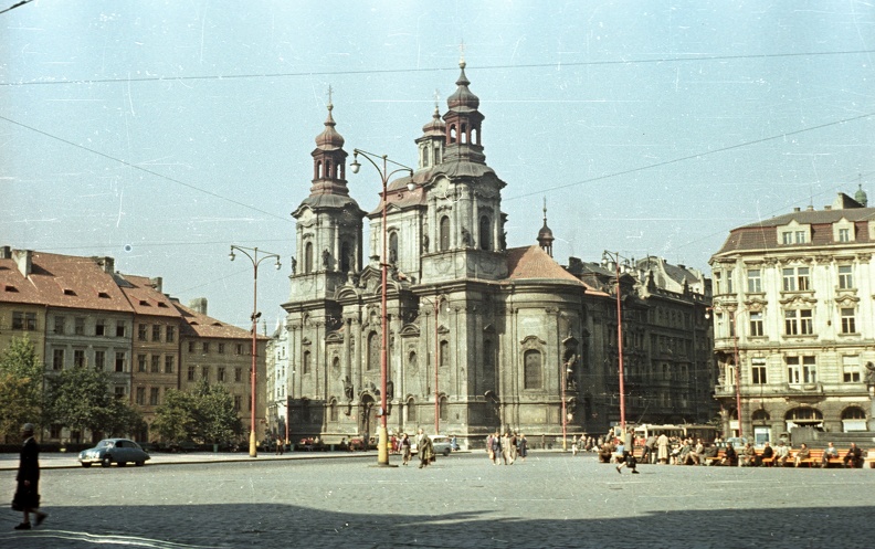 Óváros tér (Staromestske namesti), Szent Miklós-templom.