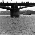 Margit híd a Jászai Mari téri hajókikötőtől a budai Vár felé nézve.