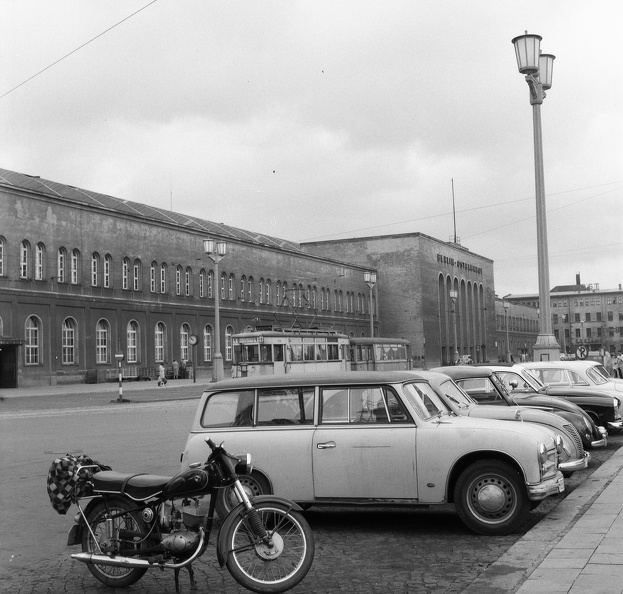 Kelet-Berlin, Ostbahnhof.