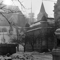 Erzsébet tér, Városi uszoda, háttérben az avasi református templom és az avasi kilátó.