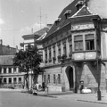 Bécsi kapu (Köztársaság) tér - Szabadsajtó utca sarok, Altabak-ház.