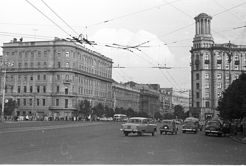 Tverszkaja utca a Puskin térnél.