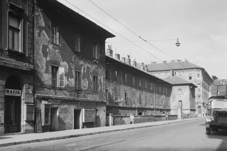 Visegrádi utca 22-26., a Pesti Építő Társulat munkáslakóháza (Ybl Miklós, 1869.)
