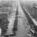 Champs Élysées a Diadalív tetejéről.