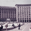 Nikola Pašić tér, szemben a Jugoszláv Szakszervezeti Székház (Dom sindikata Jugoslavije).
